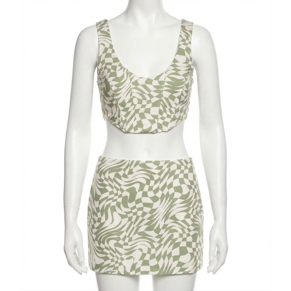 FOR LOVE & LEMONS Tops - NEW FOR LOVE & LEMONS nomi crop top in green